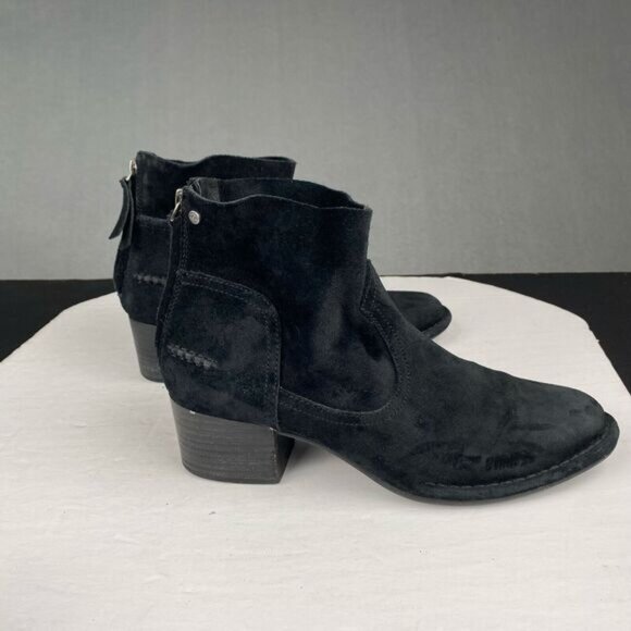 UGG Ladies Women's size 8 Boots Bandara Ankle Booties Black Suede, Zip ,Casual. - Picture 1 of 16